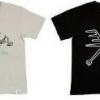 「COMPUTER VERY MUCH」は千葉県をモチーフにデザイン（左）。「光」という文字をデザインした山尾光平さんのTシャツ（右）