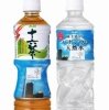 左から『アサヒ　十六茶　PET500ml　東京スカイツリー』、『アサヒ　富士山のバナジウム天然水　PET530ml　東京スカイツリー』
