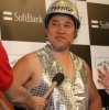 「目線は対等な土下座」と強弁
