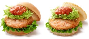 「リッチ海老カツバーガー蟹チリソース」（左）と「モスライスバーガー海老カツ＆蟹チリソース」