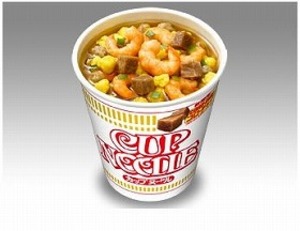 日清カップヌードルの肉変更　「あの食感消滅は残念」が相次ぐ