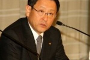 章男社長、しどろもどろ　トヨタ会見の「不具合」とは