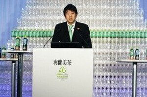 サトウキビからペットボトル　 植物由来「エコ商品」続々登場