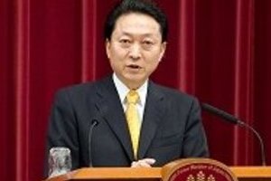 首相VS亀井の「水掛け論」　郵政改革案で内閣大混乱続く