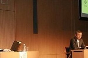 加齢による女性の体型変化の法則　バストの下垂20代から始まる