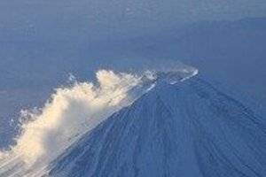 1日4回富士山登頂　米軍兵士たちの「無謀」挑戦