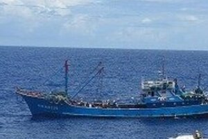 「鋭角の鉄の船首でぶつかってきた」　中国漁船衝突ビデオの衝撃中身