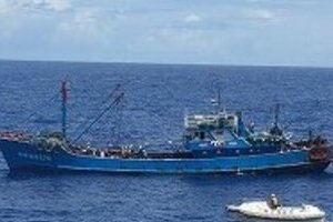 「中国漁船とのトラブルに毅然とした対応を」 石垣市議と漁協が首相に直訴へ