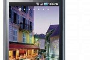 揺らぎ始めたiPhoneの独占　ドコモ「巻き返し」の秘密兵器