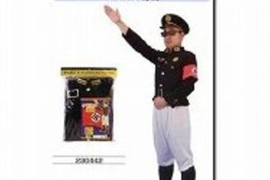 「かぎ十字」の「ヒトラー」コスプレ 人権団体抗議でドンキが撤去