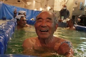 【被災地はいま】4月12日 「日本人に戻れた」1か月ぶりのお風呂
