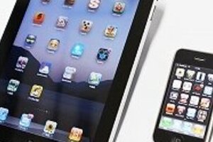 孫社長苦笑い「ムチャクチャ」 「iPhone 4S」安値戦争の行方