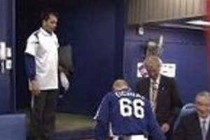 落合監督、球団社長との「握手拒否」 「オレ流」にネットで賛否両論