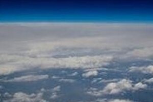 地上落下した人工衛星で被害　補償はしてもらえるのか