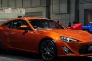 トヨタ「86」とスバル「BRZ」大人気　スポーツカーブーム再来か