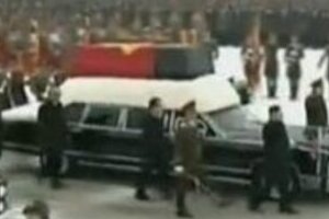 厳冬下に40キロ市民の列　金総書記国葬行われる