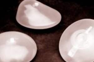 女性用豊胸バッグ破裂の恐怖　欧州で大騒動、日本にも波及か