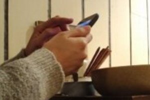 レストランで料理写真を撮る　これは「マナー違反」なのか