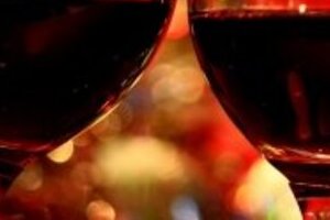 赤ワイン研究者が論文ねつ造 「健康にいい」説に水を差す