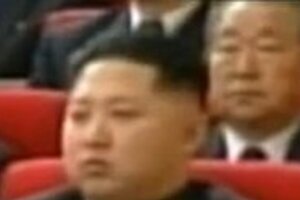 金正恩初演説の「声」と仕草　祖父金日成そっくりを演出