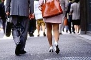 就職先「公務員になりたい」が5割超す　本当に「楽で一生安泰」なのか