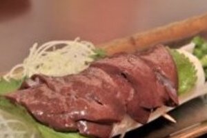 「脱法レバ刺し」提供する飲食店も　「食べた人の責任」それでいいのか