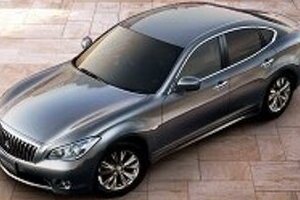 三菱自動車、日産から「シーマ」や「フーガ」　前例のない「受託生産」で関係強化