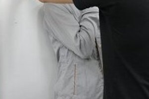 ツイッターで謎の「ブーム」　「壁ドン」とは何なのか