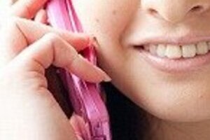 「ガラケー女子はもてる」は本当か　「絵文字がかわいらしい」「流行に流されない」