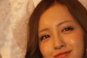 板野友美が明かす峯岸「ピース写真」の真相　AKB「1期生」の「共犯」だった!?