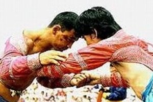 白鵬「モンゴル相撲」挑戦に意欲　持久戦に持ち込まれたら苦戦必至