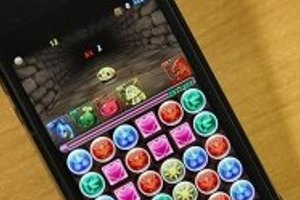 スマホゲーム「パズドラ」絶好調　開発方針は「コンプガチャ」と対照的