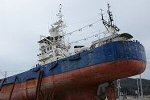 気仙沼に今も残る巨大漁船どうする　「震災の記念碑化」に市民戸惑い