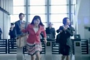 「他人のICカードで入館するのは問題だ！」　AKB島崎遥香が出演するCMが物議