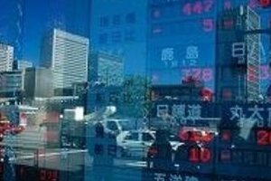 日本株、1日に変動幅450円超す乱高下　「コンピュータ売買」のせいなのか？