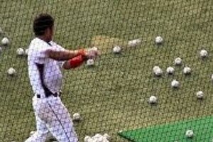 こっそり「飛ぶボール」に変更　日本野球機構ダンマリの「なぜ」