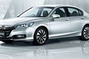 新型ハイブリッドカーの発売相次ぐ　ホンダは自信作「アコード」、プリウスよりEVに接近