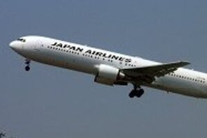 JALとANAで明暗分かれる　航空大手、2014年3月期業績予想
