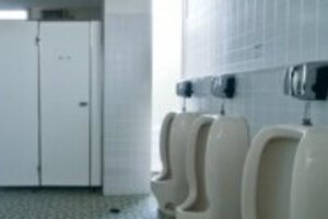 「学校でうんちできない」問題、いまだ改善せず　最近の調査でも過半数が「嫌だ」と回答