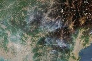 北朝鮮で大規模森林火災　米観測衛星がとらえる