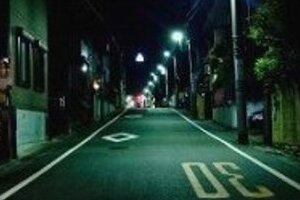 迷子に「どうしたの」と声かけるべきか　「不審者」扱い怖く、「110番」した実例巡り議論