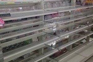 いつ帰れるか見当もつかず、いらいら募る　 記録的大雪で孤立した河口湖の観光客女性に聞く