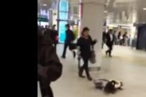 渋谷駅改札付近で女性が幼児蹴る？　目撃男性が動画投稿、「虐待だ」と話題に