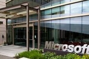 マイクロソフト過去最大の1万8000人削減　「ビル・ゲイツ流」脱却し大胆な構造改革へ