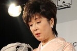 「コミケ」初参加で大行列、CD即完売　演歌歌手・小林幸子、ノリの良さでオタクファン掴む