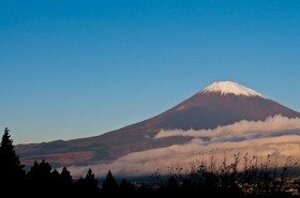 富士山は登山者の「うんこ」がたくさん　外国人観光客の増加が原因なのか