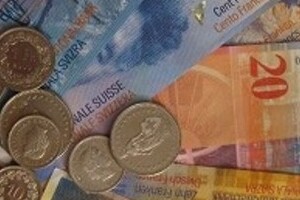 スイスフランすさまじい急騰　外為市場大荒れで結局損した投資家は...