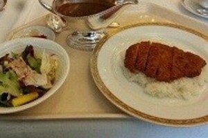 安倍首相が食べて叩かれた「高級カツカレー」　民主議員も同じものを、で起きた「勘違い騒動」　