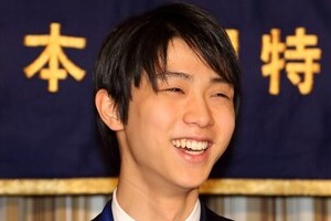 羽生選手への「プーさんシャワー」の数が半端じゃない！　プレゼントぬいぐるみはその後どうなる？