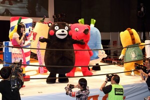 くまモン「きたねーぞ！」と実況　「ゆるキャラ」プロレスでラフプレー連発